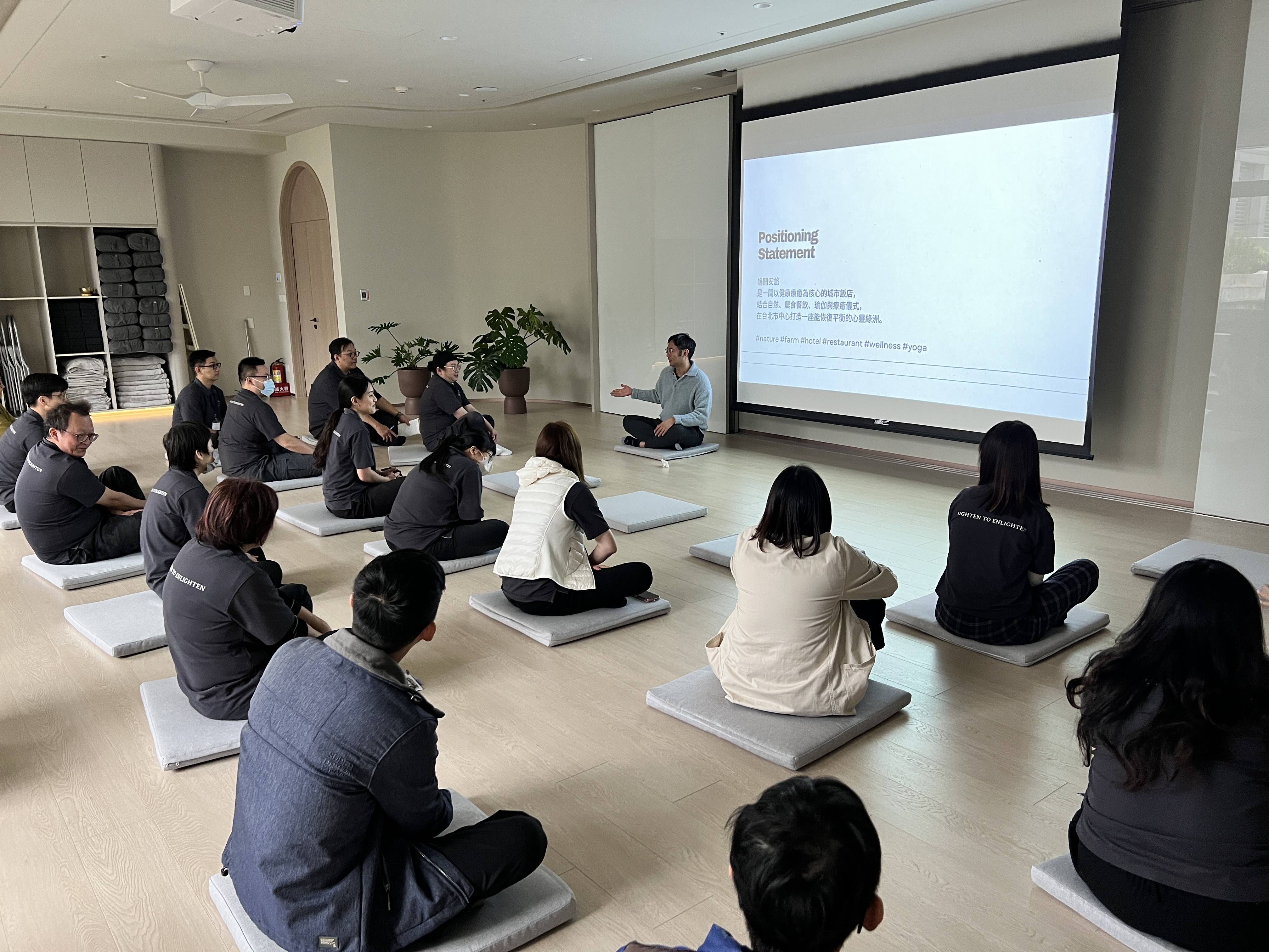 廖炳燿介紹Uketamo城市旅宿理念,融合自然、健康與待客體驗