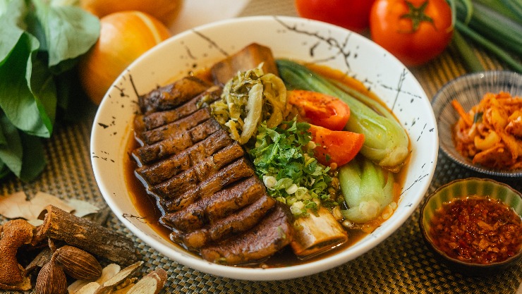 肉食饗宴｜犇騰牛肉麵濃郁多汁豪邁上桌